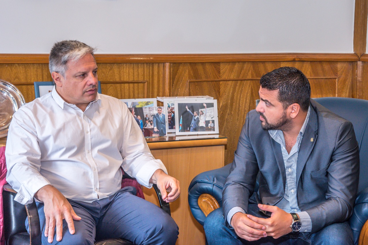 Photo of El intendente de Ushuaia  Walter Vuoto se reunió con el ministro de Obras Públicas de la Provincia, Luis Vázquez
