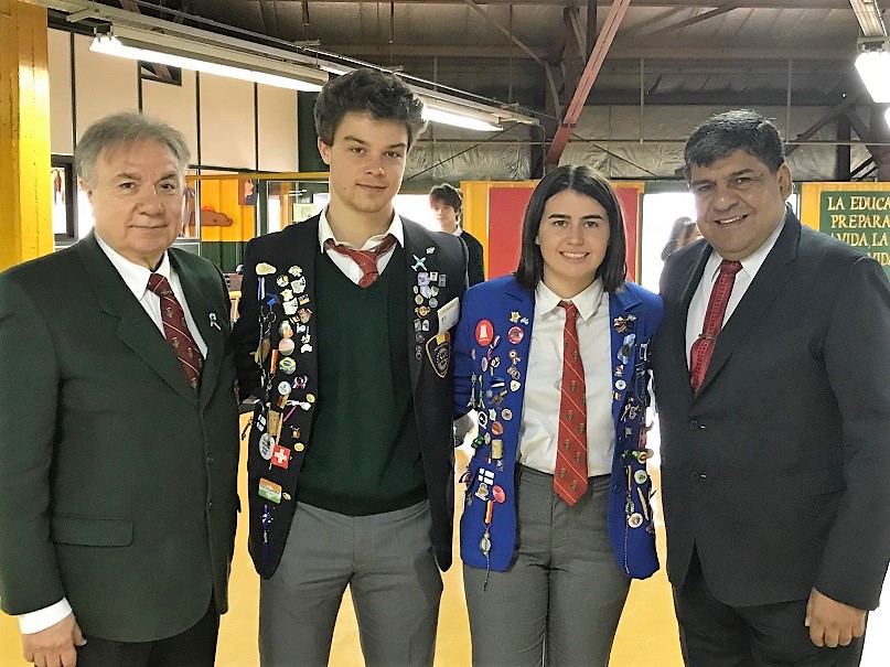 Photo of Estudiantes europeos recibieron presente por parte del Vicegobernador