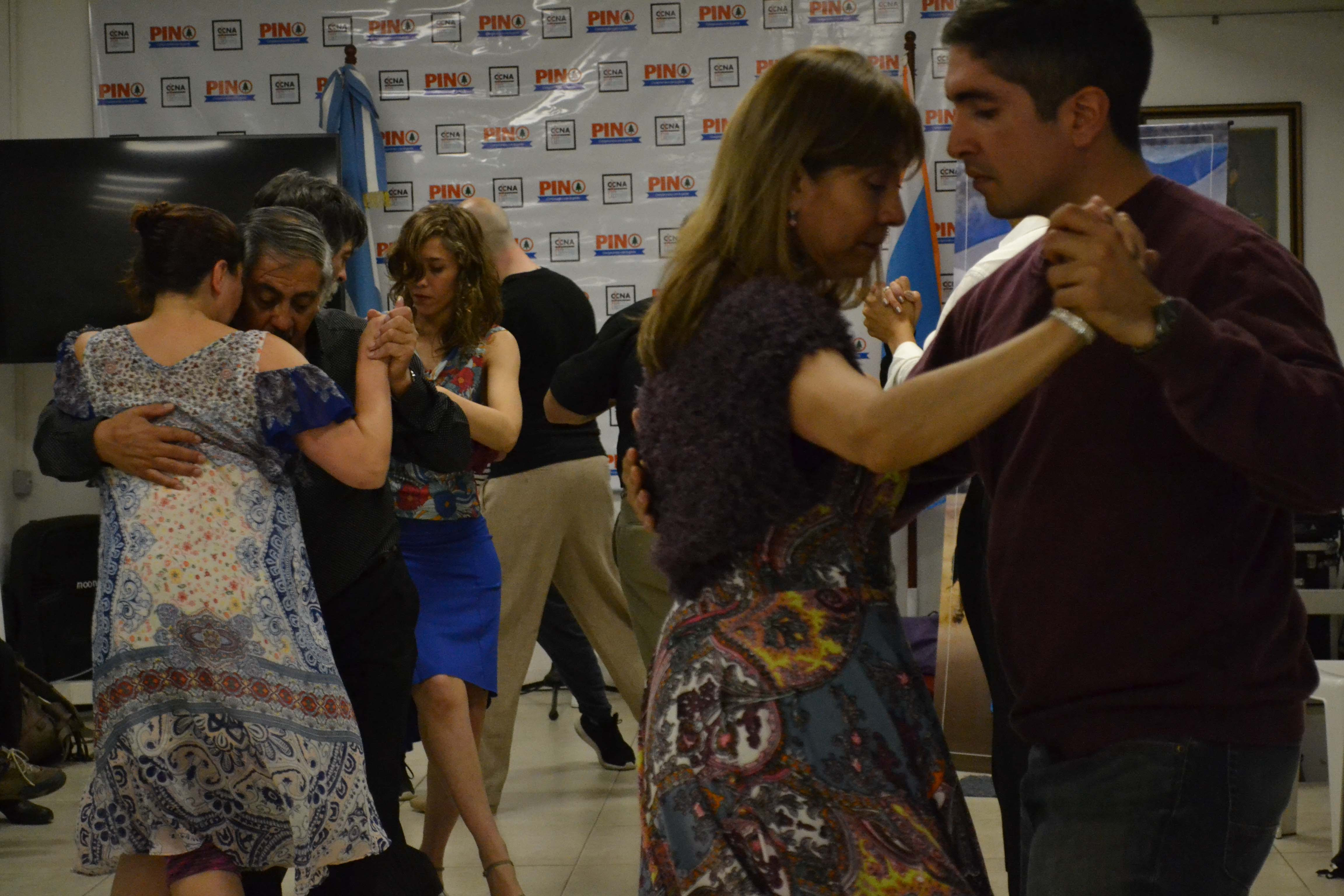Photo of Tango, milonga y muestra de fotos en el Centro Cultural “Nueva Argentina”