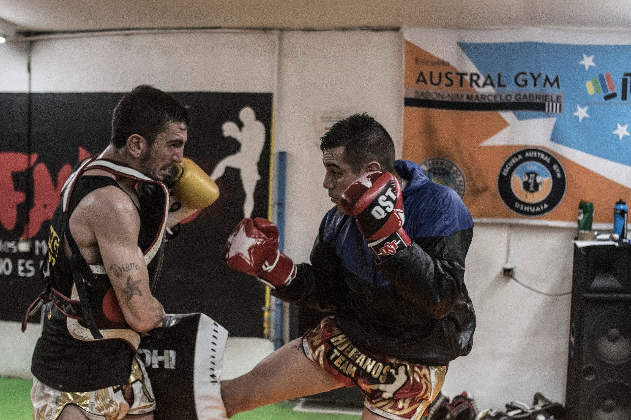 Photo of Tricampeón argentino dará clase abierta de Kick Boxing en el Río Pipo