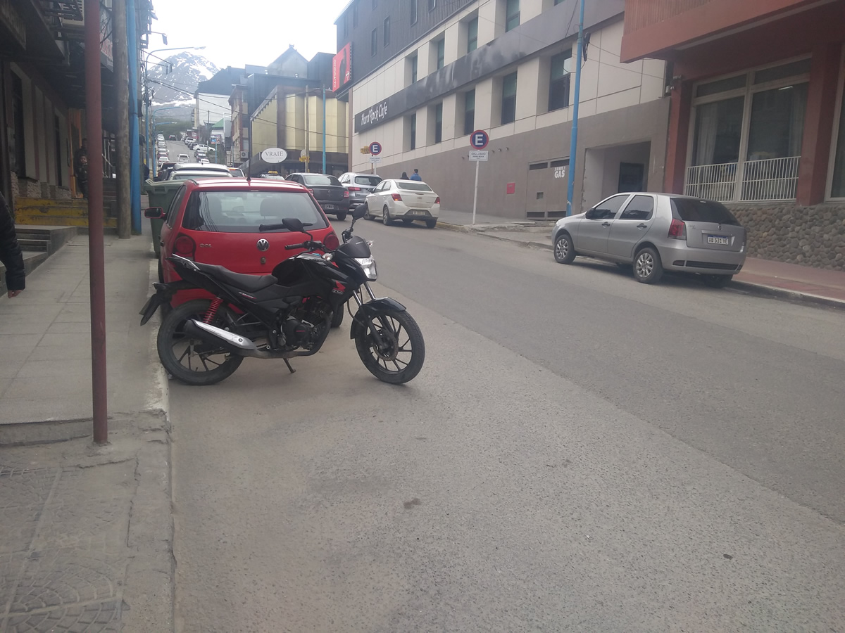 Photo of Propuesta del concejal Ayala para estacionamientos para motos en el centro de Ushuaia
