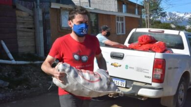 Photo of LA MUNICIPALIDAD DE USHUAIA REALIZÓ LA ENTREGA DE INSUMOS ALIMENTICIOS A COMEDORES Y OLLAS POPULARES DE DIFERENTES BARRIOS