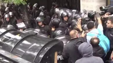 Photo of La Policía reprimió a colectiveros de la UTA