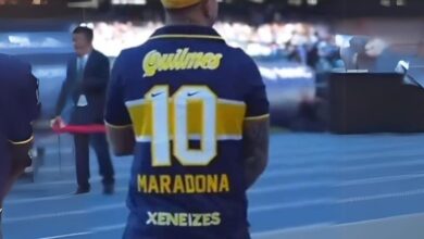 Photo of Cantó en la previa de Napoli vs. Roma con la camiseta de Maradona y se volvió viral