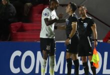 Photo of Video: la insólita expulsión de un jugador de Corinthians por agredir a un juez de línea
