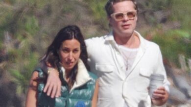 Photo of En fotos: del romántico paseo por la playa de Brad Pitt y su novia al impactante look de Jennifer Lopez