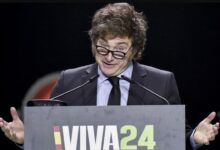 Photo of «Condena y rechazo a sus palabras» y «euforia en Vox»: así reflejan los medios españoles los insultos de Milei a Pedro Sánchez