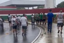 Photo of Un grupo de hinchas del Fluminense se presentó en un entrenamiento para protestar por los malos resultados
