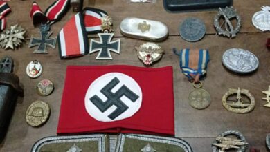 Photo of Buscaban pistas de una banda narco y secuestraron medallas, monedas y un casco con insignias nazis