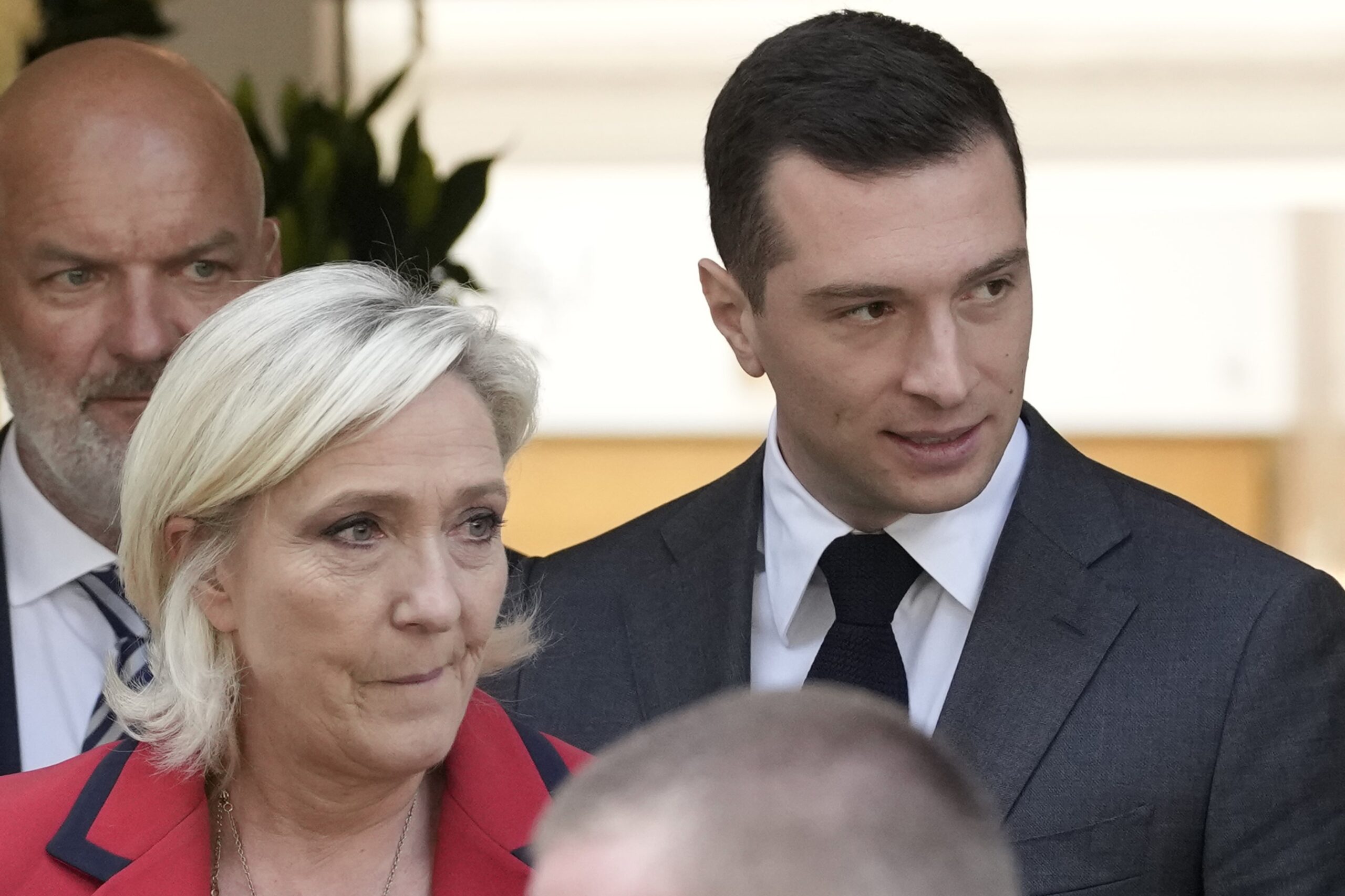 Photo of Elecciones en Francia: el “cordón republicano” se pone a prueba hoy para evitar el ascenso al poder de la extrema derecha
