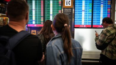 Photo of El Gobierno negocia ceder vuelos de Aerolíneas Argentinas ante posibles paros