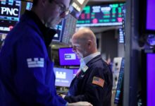 Photo of Wall Street: bajaron el S&P 500 y el Nasdaq, pero el Dow Jones coronó un nuevo récord