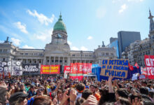 Photo of Protesta y represión frente al Congreso, crónica de una lucha que continúa