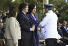 Photo of Con absoluta frialdad, Milei y Villarruel se reencontraron en un acto de la Policía Federal