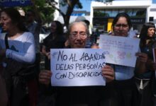 Photo of Las personas con discapacidad marchan junto a los jubilados por la crisis económica y social que viven