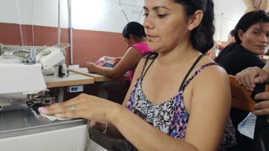 Photo of Creció en un lugar donde casi no hay trabajo para ninguna mujer, pero una oportunidad le cambió la vida: algunas de sus prendas se venden a Europa