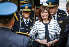 Photo of Capuchetti le pide ayuda a Bullrich para desviar la investigación del atentado a CFK