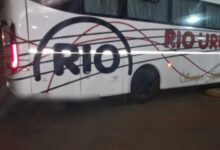 Photo of Macabro hallazgo en Corrientes: colectivo llegó a una terminal con un cuerpo humano colgado debajo del chasis