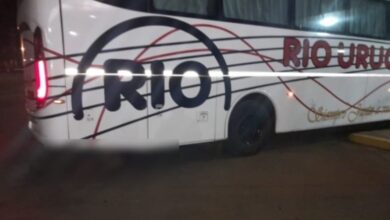 Photo of Macabro hallazgo en Corrientes: colectivo llegó a una terminal con un cuerpo humano colgado debajo del chasis