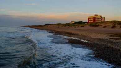 Photo of Esencial para fotógrafos y enamorados de las escapadas: la costa oculta de Buenos Aires que cuenta con los mejores atardeceres del país
