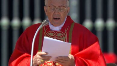Photo of Cardenal Giovanni Battista Re, sobre el Cónclave en el Vaticano: «Espero humo blanco esta noche»