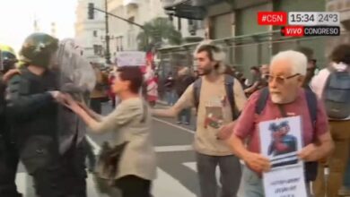Photo of Otro miércoles de tensión en el Congreso: activaron el protocolo antipiquete en la marcha de jubilados