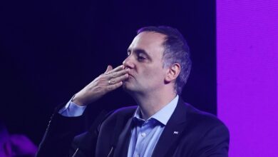 Photo of Adorni quiere separar su vocería de la Secretaría de Medios y choca con Santiago Caputo​Adorni quiere separar su vocería de la Secretaría de Medios y choca con Santiago Caputo 