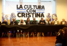 Photo of El apoyo de la cultura a Cristina: «Estamos con ella por compromiso político, además del amor»
