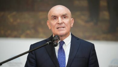 Photo of José Luis Espert denunció actos de vandalismo en la puerta de su casa: “No nos van a detener”