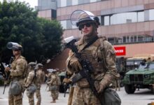 Photo of Empezó el despliegue de la Guardia Nacional ordenado por Trump para sofocar protestas contra las redadas migratorias