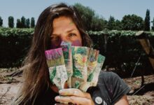 Photo of Su hermana con síndrome de down la ayudó a encontrar un propósito con el arte: “Con un pincel en la mano se puede cambiar el mundo”