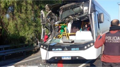 Photo of Choque entre un colectivo y un camión en Saavedra: los heridos pasaron a 26