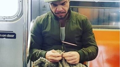 Photo of La historia del emprendedor latino que se volvió viral por tejer en el metro de Nueva York y ahora vive de su pasión