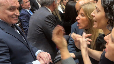 Photo of Un límite al odio: Espert fue repudiado y denunciado en pleno debate de Diputados