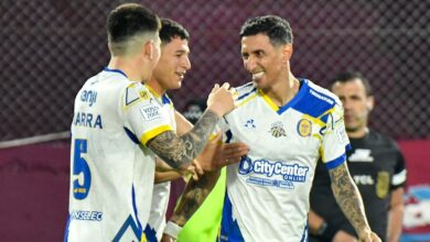 Photo of Rosario Central festejó con su gente una victoria clave que le dio Di María
