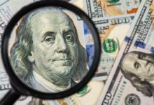 Photo of El dólar oficial extiende alza y quiebra un nuevo récord nominal, mientras el blue supera los $1.300
