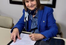 Photo of Tras recuperarse de la intervención, Bullrich firmó la candidatura a senadora​Tras recuperarse de la intervención, Bullrich firmó la candidatura a senadora 