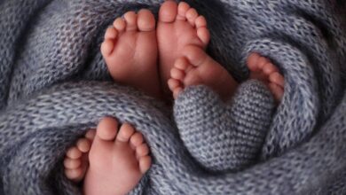 Photo of Tiene 30 años, pero nació en 2025: el bebé viral que sorprendió a todos con una historia muy particular