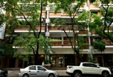 Photo of Docentes universitarios volverán a realizar una clase pública frente al departamento de Manuel Adorni