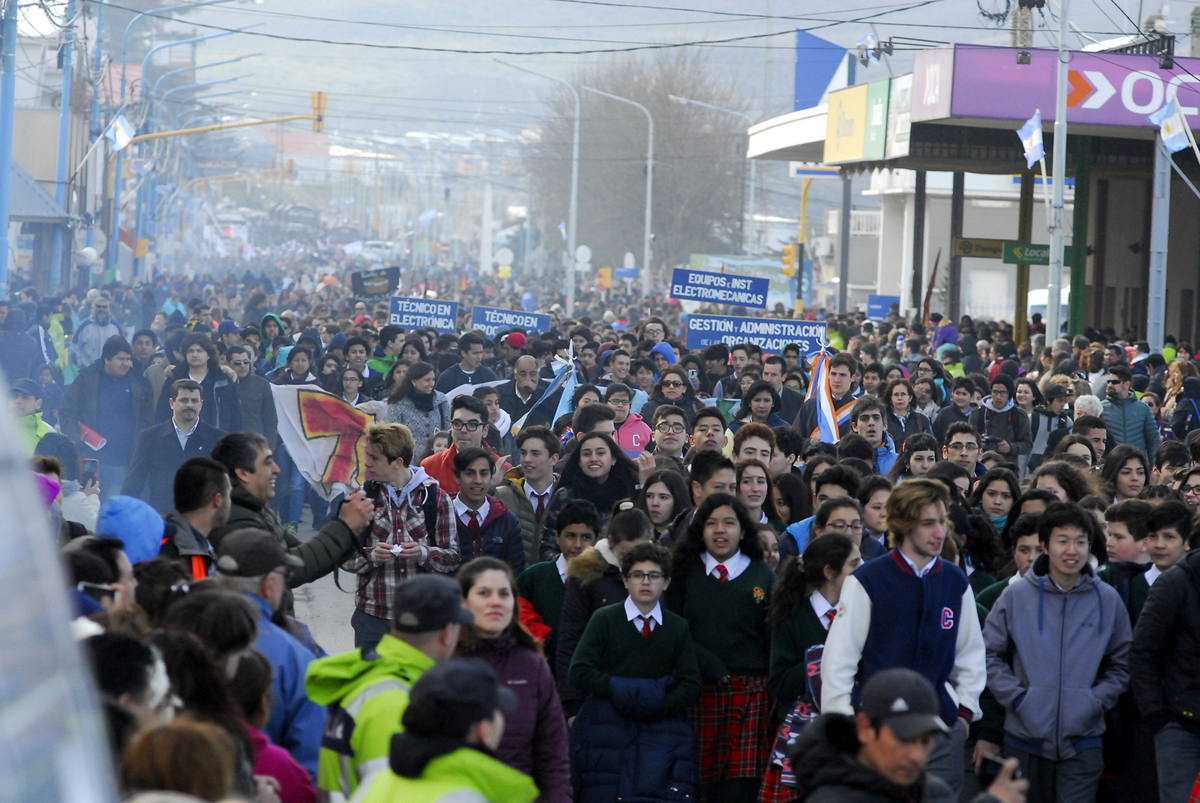 Photo of USHUAIA EL DESFILE DEL 12 DE OCTUBRE SE MANTIENE INAMOVIBLE