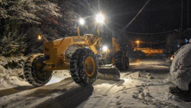 Photo of EL MUNICIPIO DE USHUAIA MANTIENE EN DISTINTOS BARRIOS LA TRANSITABILIDAD CON EL OPERATIVO INVIERNO