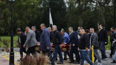Photo of El último adiós: César Luis Menotti se fue rodeado de gente de fútbol y aire de selección argentina