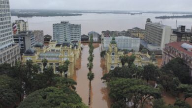 Photo of “Es terrible. Hay gente que perdió todo y el agua sigue subiendo”: el relato de dos argentinos atrapados en Porto Alegre