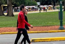Photo of Eduardo Domínguez: caminata y vestimenta especial el día después de eliminar a Boca