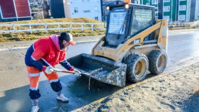 Photo of USHUAIA SE CONTINÚA CON LOS TRABAJOS DE LIMPIEZA DE CALLES Y ESPACIOS PÚBLICOS