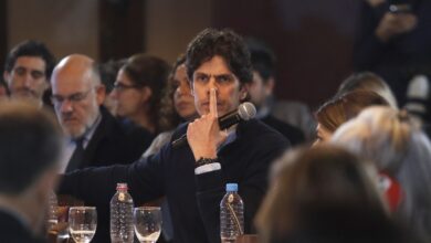 Photo of Lousteau duro contra Macri: «Si le entregan negocios, él vota cualquier cosa»​Lousteau duro contra Macri: «Si le entregan negocios, él vota cualquier cosa» 