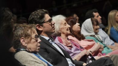 Photo of Frío encuentro entre Cristina y Kicillof en un acto de Abuelas de Plaza de Mayo​Frío encuentro entre Cristina y Kicillof en un acto de Abuelas de Plaza de Mayo 