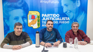 Photo of Un acto del PJ organizado por el intendente de Ushuaia terminó a los tiros y detuvieron al jefe de la CGT​Un acto del PJ organizado por el intendente de Ushuaia terminó a los tiros y detuvieron al jefe de la CGT 