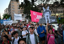 Photo of Marcha de velas: miles de estudiantes se movilizaron en contra del ajuste y la violencia