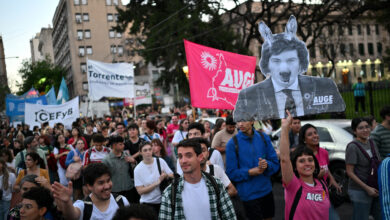 Photo of Marcha de velas: miles de estudiantes se movilizaron en contra del ajuste y la violencia